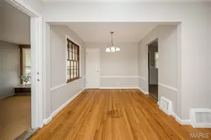 10217 Cabot Dr, Saint Louis, MO 63137 - Photo 7