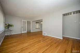 10217 Cabot Dr, Saint Louis, MO 63137 - Photo 3