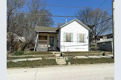 614 Lyon Street, Hannibal, MO 63401 - Photo 1