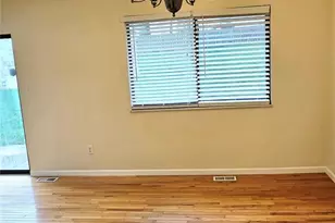 2049 Kentmore Ln, Chesterfield, MO 63017 - Photo 7