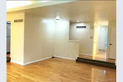 2049 Kentmore Lane, Chesterfield, MO 63017 - Photo 9