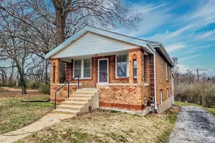 217 Emerling Dr, Normandy, MO 63121 - Photo 1