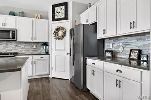 527 Columbia Downs, Lake Saint Louis, MO 63367 - Photo 9