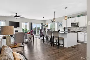 527 Columbia Downs, Lake Saint Louis, MO 63367 - Photo 7