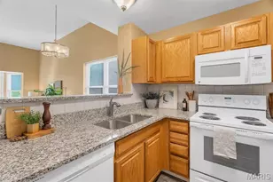 1249 Big Bend Crossing Dr, Manchester, MO 63088 - Photo 5