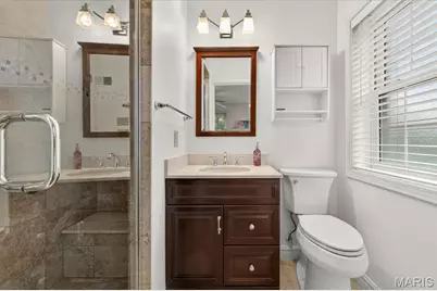 26 Narragansett Drive, Ladue, MO 63124 - Photo 13