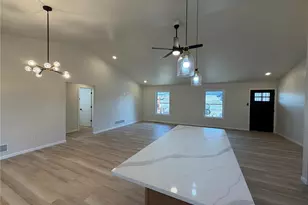 5722 Brady Rd, Hannibal, MO 63401 - Photo 5