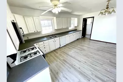 5 Dale Drive, Saint Charles, MO 63303 - Photo 3