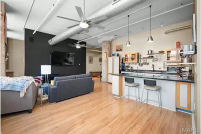 1627 Locust Street #402, Saint Louis, MO 63103 - Photo 17