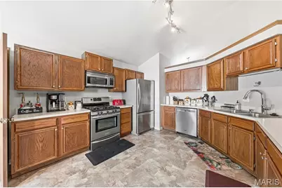 118 Walnut Hill Drive, Saint Charles, MO 63304 - Photo 3