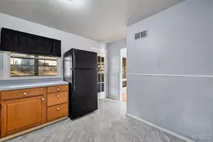 9014 Ellison Dr, Jennings, MO 63136 - Photo 15