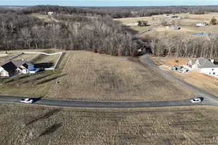 5 Seabiscuit Dr, Troy, MO 63379 - Photo 1