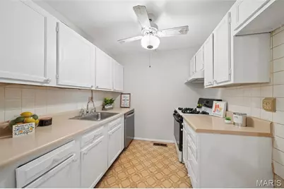 140 Burtonwood Drive, Ballwin, MO 63011 - Photo 7