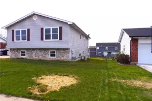 1455 Bridlespur Dr, Wentzville, MO 63385 - Photo 3