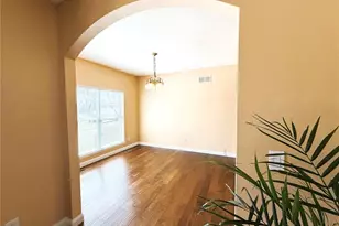 10825 Larkspur Dr, Saint Louis, MO 63123 - Photo 19