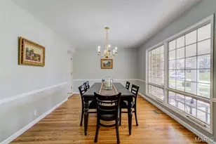 323 Chipley Cir, Ballwin, MO 63011 - Photo 9