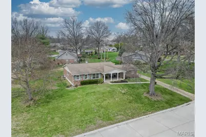 323 Chipley Circle, Ballwin, MO 63011 - Photo 51