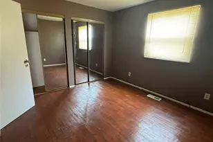 10418 Castle Dr, Saint Louis, MO 63136 - Photo 7