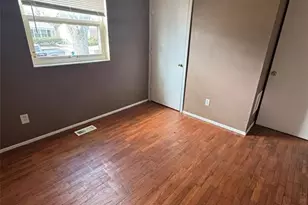 10418 Castle Dr, Saint Louis, MO 63136 - Photo 11