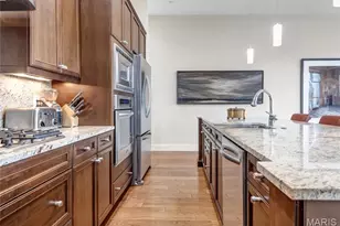 8025 Maryland Ave, Clayton, MO 63105 - Photo 3