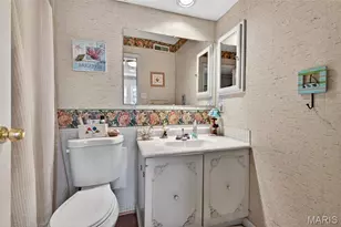 4294 Chateau De Ville Dr, Saint Louis, MO 63129 - Photo 11