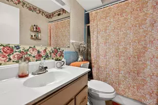 4294 Chateau De Ville Dr, Saint Louis, MO 63129 - Photo 9