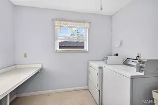 4294 Chateau De Ville Dr, Saint Louis, MO 63129 - Photo 15