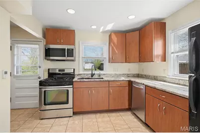 401 Hillcrest Boulevard, Ballwin, MO 63021 - Photo 11