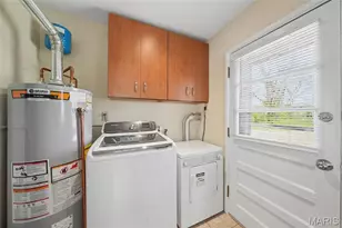 401 Hillcrest Blvd, Ballwin, MO 63021 - Photo 19