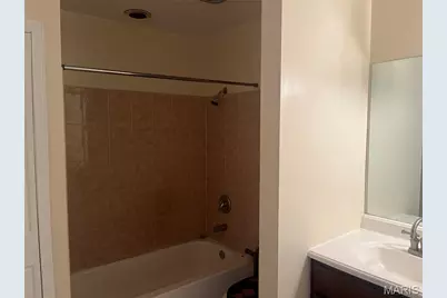 8456 Braddock Drive, University City, MO 63132 - Photo 11