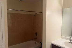 8456 Braddock Dr, University City, MO 63132 - Photo 11