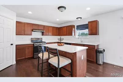 204 Charlestowne Place Drive, Saint Charles, MO 63301 - Photo 9