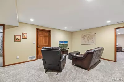21 W Village Drive W, Saint Charles, MO 63303 - Photo 19
