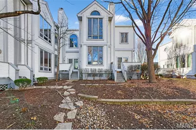 28 Columbus Square Drive, Saint Louis, MO 63101 - Photo 1