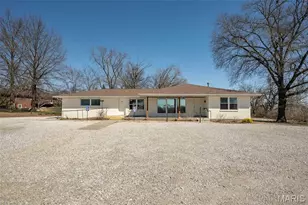 302 S Lincoln Dr, Troy, MO 63379 - Photo 1