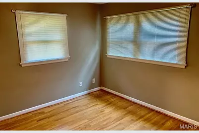 128 Fenwick Drive, Ferguson, MO 63135 - Photo 9