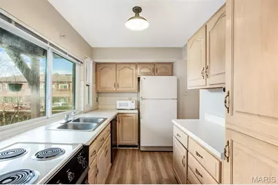 4298 Chateau De Ville Drive #A, Unincorporated, MO 63129 - Photo 11