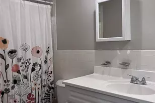 10166 Buffton Dr, Saint Louis, MO 63123 - Photo 9