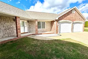 2206 Cherry Blossom Cir Circle, Lebanon, MO 65536 - Photo 5