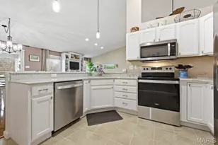 1138 Silo Bend Dr, Wentzville, MO 63385 - Photo 13