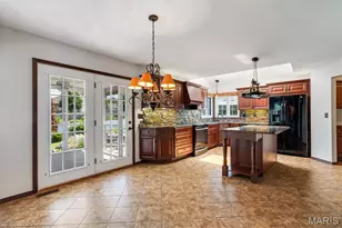 2100 7 Oaks Dr, Saint Charles, MO 63303 - Photo 11