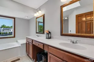 2100 7 Oaks Dr, Saint Charles, MO 63303 - Photo 23