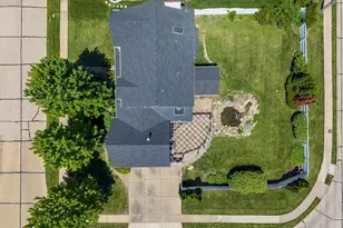 2100 7 Oaks Dr, Saint Charles, MO 63303 - Photo 33