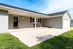 30421 Peach Blossom Ln, Lebanon, MO 65536 - Photo 3
