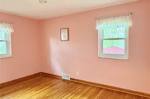 9133 Kit Dr, Saint Louis, MO 63123 - Photo 9