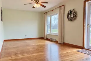 9133 Kit Dr, Saint Louis, MO 63123 - Photo 3