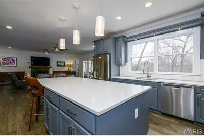 7902 Teasdale Avenue, Saint Louis, MO 63130 - Photo 11