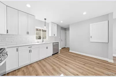 10609 Lochness Court, Saint Louis, MO 63114 - Photo 11