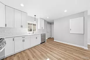 10609 Lochness Ct, Saint Louis, MO 63114 - Photo 11