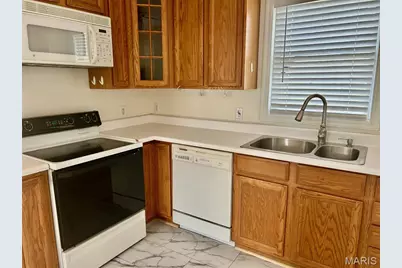 900 La Crosse Drive, Florissant, MO 63031 - Photo 7